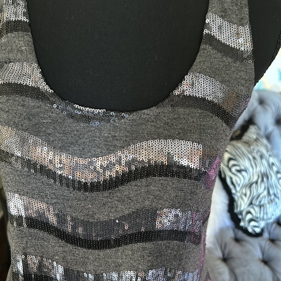 Dots heather gray sequin tank top. - Picture 7 of 11